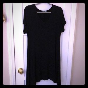Boohoo short sleeve black v neck swing dress
